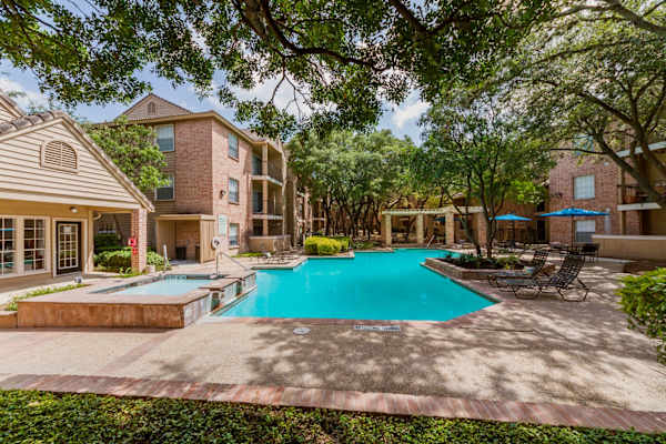 Altamonte Apartments property